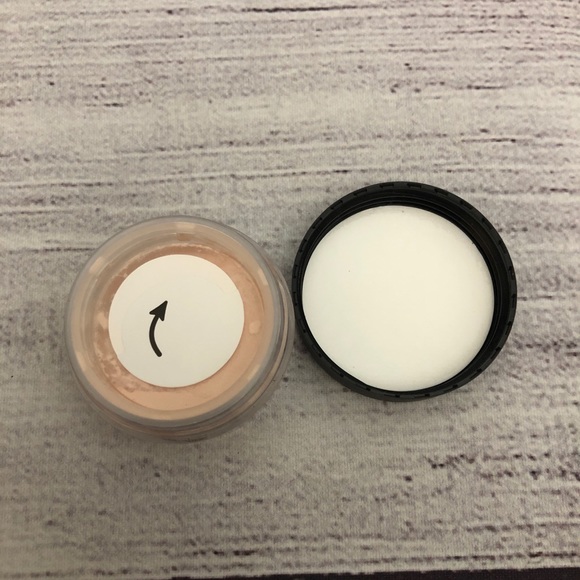 BareMinerals - mineral veil LIGHT - Picture 3 of 3
